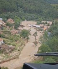 МО разпространи ексклузивни кадри от въздуха на наводнението в Карловско (ВИДЕО)