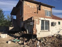 Решават кои къщи в Карловско да бъдат съборени, вижте как изглеждат разрушенията (СНИМКИ)