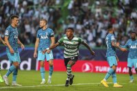 Спортинг Лисабон надви Тотнъм с два късни гола и оглави групата си в Шампионската лига