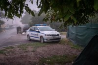 Специализирана полицейска операция се провежда в столичния квартал "Христо Ботев" (СНИМКИ)