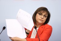 Корнелия Нинова е извикана на разпит в прокуратурата по жалба на Кирил Добрев
