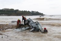 снимка 1 Невиждани наводнения в Крит: Един човек е загинал, двама се издирват