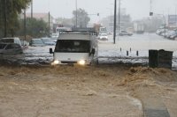 снимка 2 Невиждани наводнения в Крит: Един човек е загинал, двама се издирват