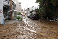 Невиждани наводнения в Крит: Един човек е загинал, двама се издирват