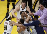 Денвър Нъгетс порази шампионите от Голдън Стейт Уориърс в НБА