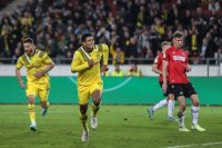 Автогол и дузпа пратиха Борусия Дортмунд на 1/8-финал за Купата на Германия