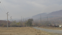 Локализиран е пожарът на полигона Ново село, потушаването на огъня продължава
