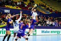 Франция победи Нидерландия и направи голяма крачка към полуфиналите на европейското по хандбал за жени