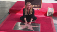 Актрисата Кристина Апългейт получи звезда на Алеята на славата в Холивуд