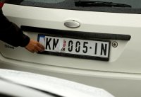 От днес полицията в Косово ще глобява за сръбски номера на коли