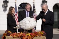 Байдън помилва две пуйки по случай Деня на благодарността (СНИМКИ)