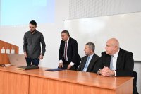 Първото електронно уверение за студенти в България издадоха в УНСС