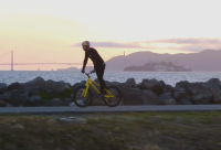 Екстремният велосипедист Дани Макаскил с "Пощенска картичка от Сан Франциско"