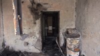 Студенти от Бургас започнаха дарителска акция за колежката си, чието общежитие изгоря напълно