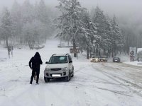 Зимна обстановка: Проблеми с тока в 17 населени места в Габровско, 20 см. сняг на Шипка