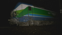 Влак се удари в паднала скала край Розино, машинист е пострадал