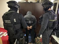10 задържани при операция на ГДБОП срещу каналджийство на мигранти (СНИМКИ)