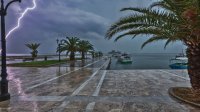Дъжд и силен вятър и в Гърция, има наводнени пътища
