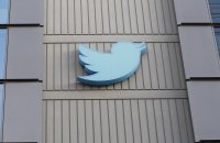 Туитър блокира профили на журналисти