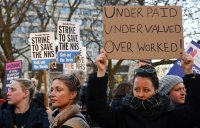 Медицинските сестри във Великобритания излязоха на национална стачка