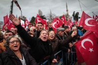 Хиляди излязоха на протест срещу присъдата на кмета на Истанбул
