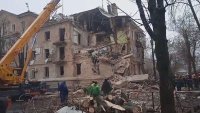 Украйна след последните обстрели: Три са жертвите в Кривий рог, където ракета удари жилищен блок
