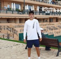Иван Иванов сe класира за осминафиналите на тенис турнира "Ориндж Боул"