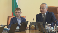 Ученик журналист откри заседанието на Министерски съвет заедно с Гълъб Донев