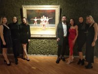 Художникът Васил Горанов показа изложба, вдъхновена от олимпийските шампионки по художествена гимнастика