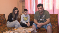 Борба за живот: Самотен баща на две деца страда от тежко заболяване