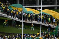 Протестите в Бразилия върнаха спомена за щурма на Капитолия (Снимки)
