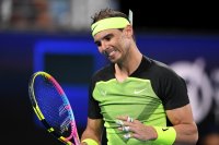 Надал започна защитата на титлата на Australian Open с трудна победа