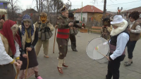 Сурва: Кукери започнаха обиколките си в селата и градовете в Пернишко