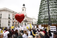 Хиляди медици излязоха на протест в Мадрид срещу бюджетните съкращения и приватизациите