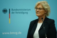 Германският министър на отбраната подаде оставка