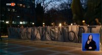 Фенове на Ботев Пловдив се събраха на протест срещу некачествения строеж на „Колежа“