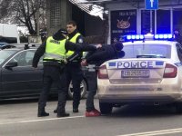 Шофьорът от гонката в София остава в ареста