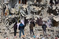 Оцеляване сред руините: Епидемии са новата заплаха след трусовете в Турция и Сирия