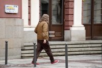 снимка 6 Джон Малкович се разходи сам из софийските улици (СНИМКИ)