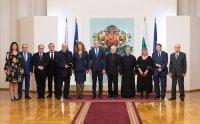 Президентът награди изтъкнати български дейци с висши държавни отличия