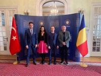Две румънски футболни легенди дариха средства за пострадалите от земетресенията в Турция