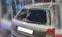 Агресия на пътя: Пешеходец стреля по автомобил в Благоевград
