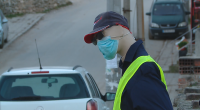 Срещу високата скорост на пътя: Манекен, облечен като полицай, "пази" пловдивско село