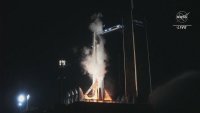 Капсулата "Драгън" на "Спейс Екс" беше изстреляна успешно към МКС от втори опит