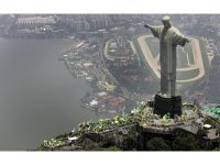Статуята на Исус в Рио грейва в цветовете на България на 3 март