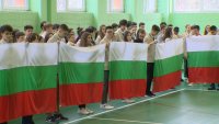 В навечерието на 3 март: Осветиха знамената на столичните училища (СНИМКИ)
