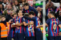 Барселона измъкна победата в "Ел Класико" в края и направи решителна стъпка към титлата