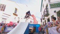 Екстремно улично спускане с велосипед в Мексико (СНИМКИ И ВИДЕО)