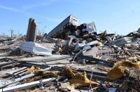 снимка 2 След торнадото: Мащабите на разрушенията в Мисисипи в снимки