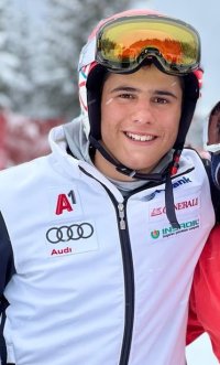 Тервел Земфиров с титлата в паралелния гигантски слалом на световното по сноуборд за младежи в Банско